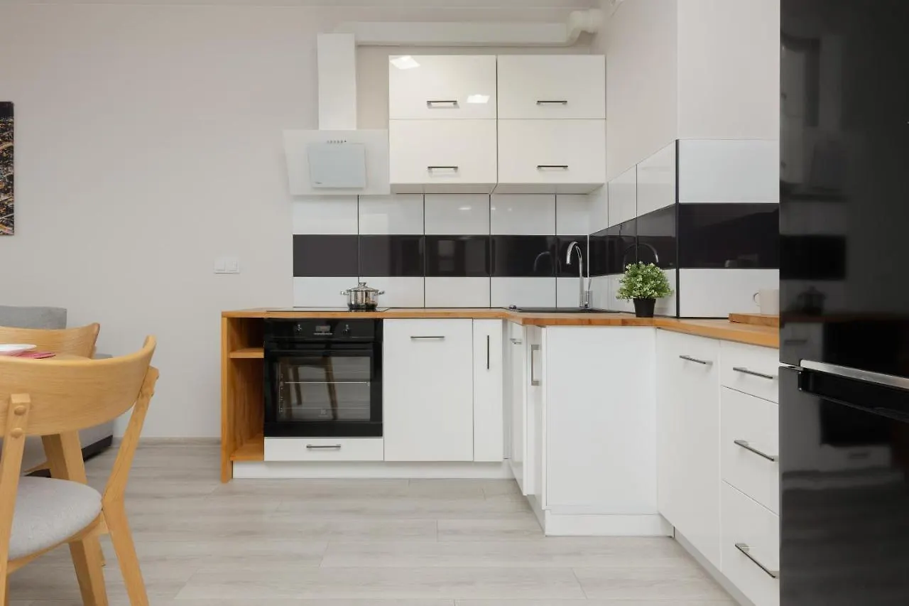 Urban Wings - Airport Apartment With Parking & Balcony By Renters Warschau